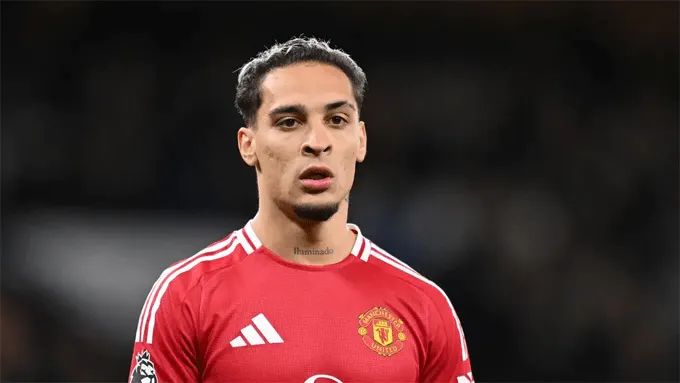 antony-cau-thu-brazil-tung-thi-dau-cho-doi-tuyen-mu-min_11zon